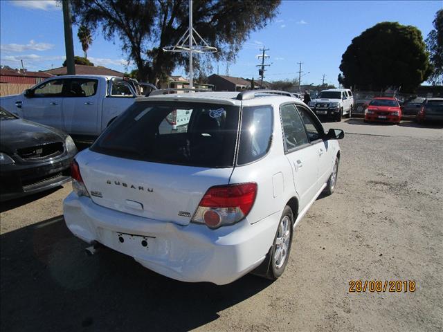 Subaru Impreza wagon color white 5/2005 (WRECKING)